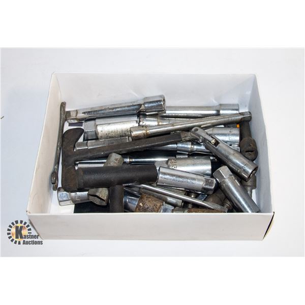 LOT OF SPARK PLUG SOCKETS & DRIVE EXTENSIONS