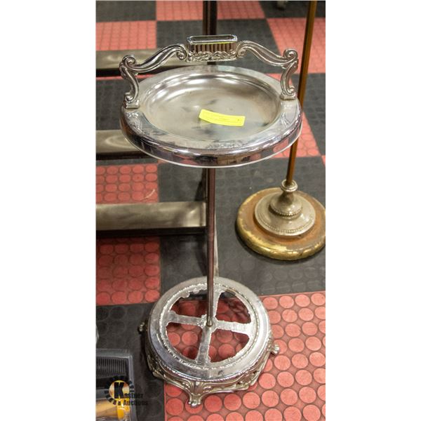 VINTAGE STANDING ASHTRAY & LAMP