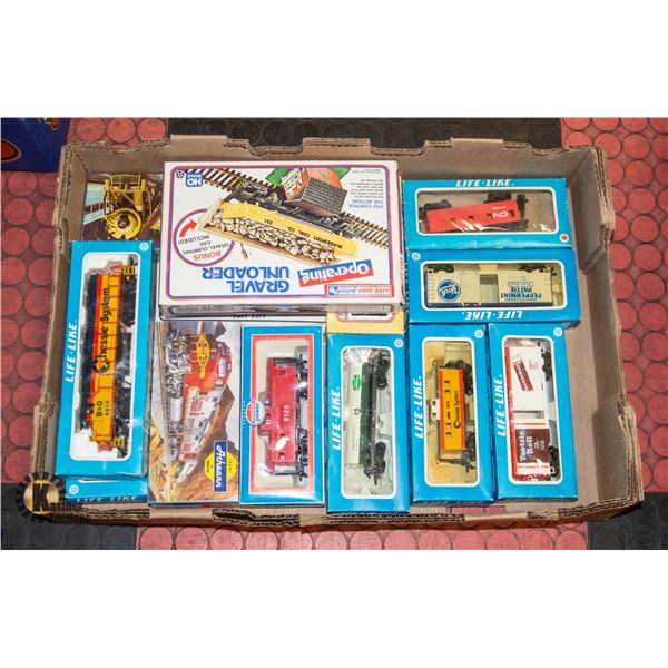 FLAT OF HO SCALE LIFE LIKE ELECTRIC TRAIN,