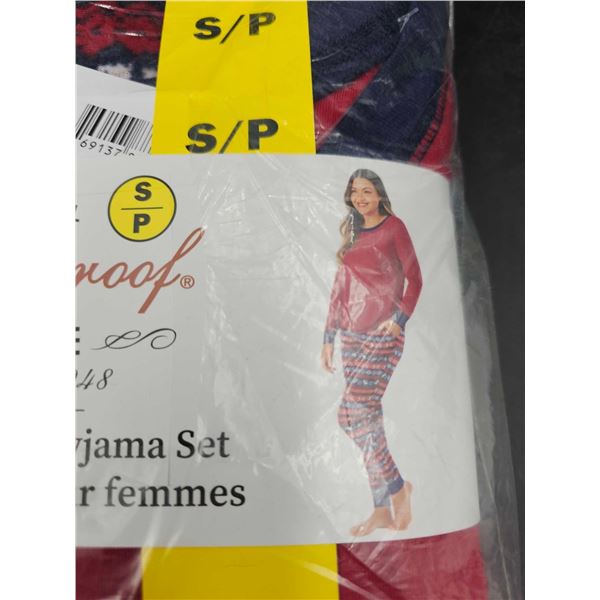 Original Weatherproof Vintage Women's 2 pc Pyjama Set - Small