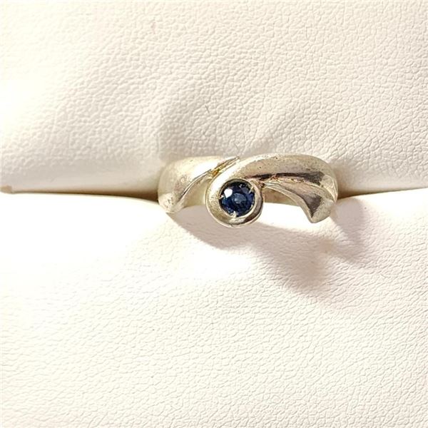 Silver Sapphire Ring (~Size 6.75)(Ring is resizable for $40) (~length 0 inches) (~weight 4.16g), Sug