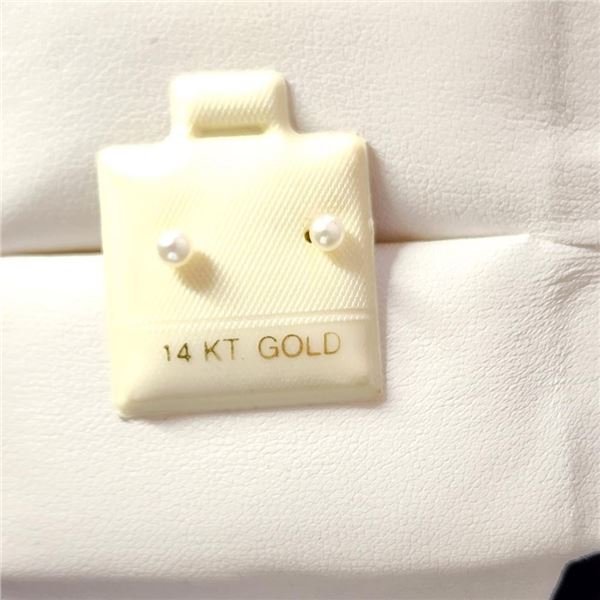 14K Yellow Gold Pearl Earrings (~Size 0) (~length 0 inches), Suggested Retail Value $100