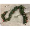 Image 1 : Pre Lit and Decorated Christmas Garland
