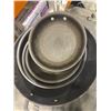 Image 4 : Lot of 5 Pans - 1 Wok and 4 Multi Size Frying Pans