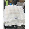 Image 1 : House & Home Luxe Faux Fur Throw (152cm x 177cm)