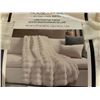 Image 2 : House & Home Luxe Faux Fur Throw (152cm x 177cm)