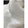 Image 4 : House & Home Luxe Faux Fur Throw (152cm x 177cm)