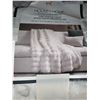 Image 2 : House & Home Luxe Faux Throw Blanket 60" x 70"  No Packaging
