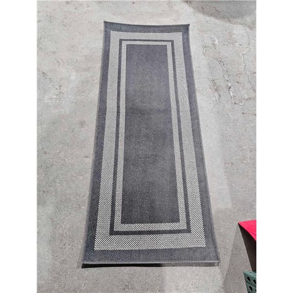 Grey / White Hall Runner