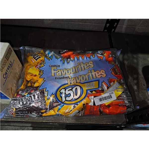 Kirkland Halloween Treatsize Favorites, Assorted Chocolate and Candy, Value Bag 150ct