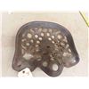 Image 2 : Cast Implement Seat