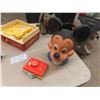 Image 8 : Fisher Price Record Player, Music Box , 1965 Snoopy Lunch Kit , 