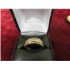 Image 2 : 14kt Gold + Diamond Ring Size 8 , 7.2 Grams