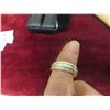 Image 8 : 14kt Gold + Diamond Ring Size 8 , 7.2 Grams