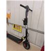 Image 2 : iZip Battery Scooter with Charger - Not Tested 
