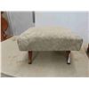 Image 2 : 2 Ottomans 10'' x 16'' x 14'' & 10'' x 15'' x 11'' with Hinged