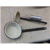 Image 8 : 9pcs Enamelware : Roaster, Bowls, Dippers & More