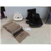 Image 1 : Lancome New Make Up Bag , Size 10 Womans Beaded Mukluks