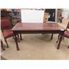 Image 2 : Table 31'' x 61'' x 31'' , 4 Oak and Leather Chairs 