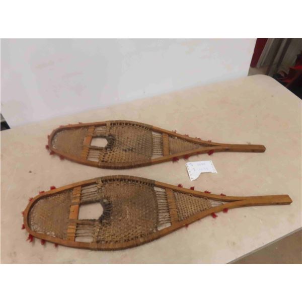 Pair of Childrens Snowshoes 9 1/2'' x 33'' 