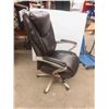 Image 1 : Executor Leather/Leather-Style Swivel Adjustable Office 