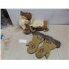 Image 1 : Beaded Mukluks Sole Measures Approx. 9 1/2'' - Damage on Side 