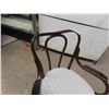 Image 2 : Hoop Back Chair 
