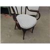 Image 3 : Hoop Back Chair 