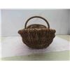 Image 3 : Antique First Nations Cree Handmade Willow Basket. Large