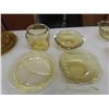 Image 2 : 40 Pieces Amber Depression Table Ware 