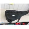 Image 14 : Walden D 520 Acoustic Guitar with Soft Case 