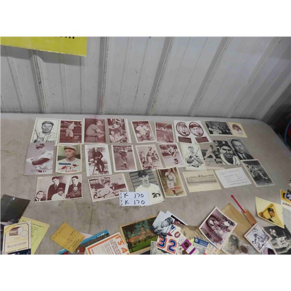 27 Baseball Cards : Old Ones, Mickey Mantle, 