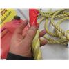 Image 4 : Gas Cans, 1'' Rope