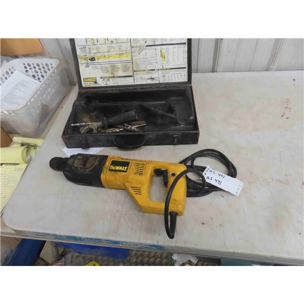 Dewalt DW557 1'' Rotary Hammer with Case and Some Bits 