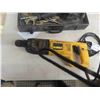 Image 2 : Dewalt DW557 1'' Rotary Hammer with Case and Some Bits 