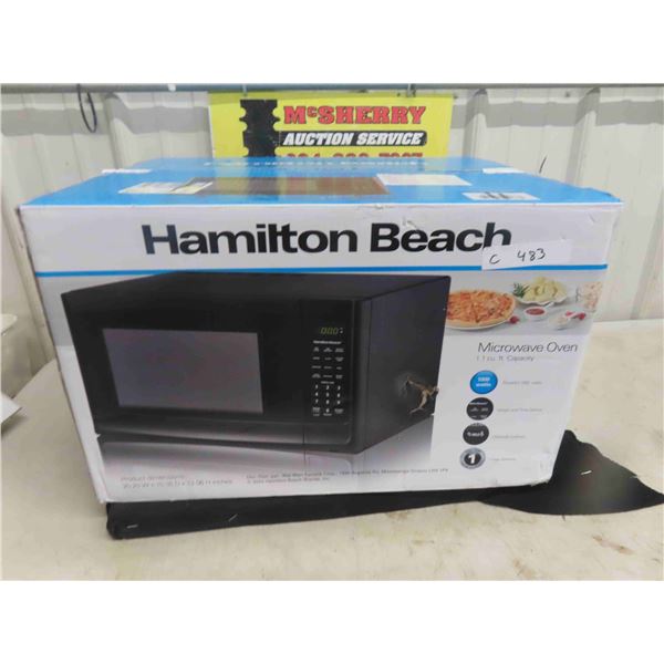 New Hamilton Beach Microwave Oven 1.1Cu at Capacity 1000 Watts 
