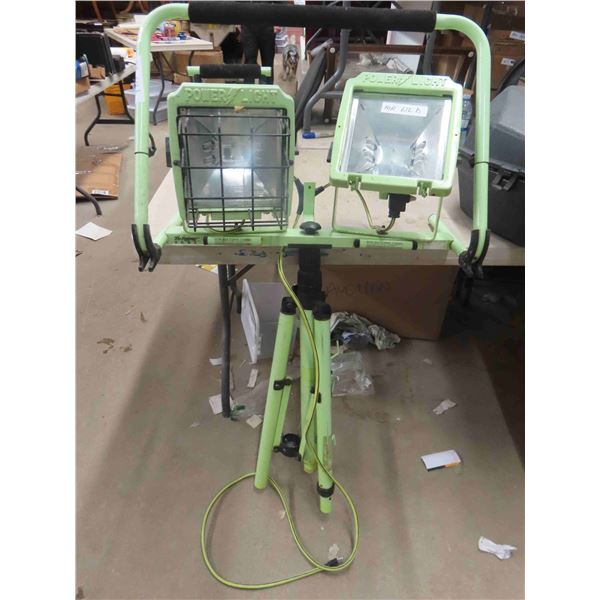 2 Work Lights on Tripod