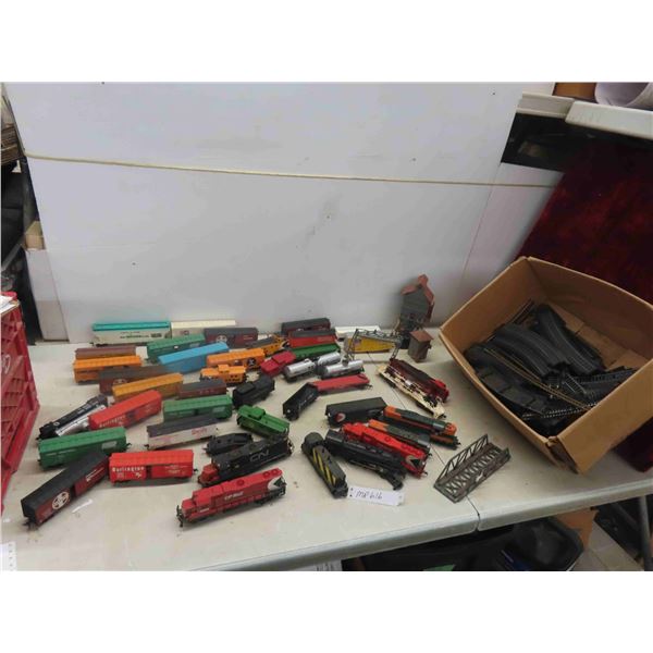 Ho Scale Model Train Cars, Engines, Tracks & More