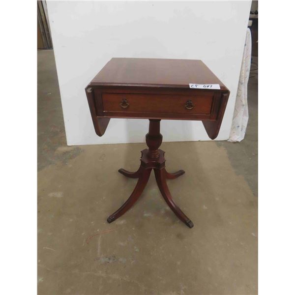 Duncan Phyfe Pedestal Drop Leaf Stand 26'' x 16'' x 17'' 