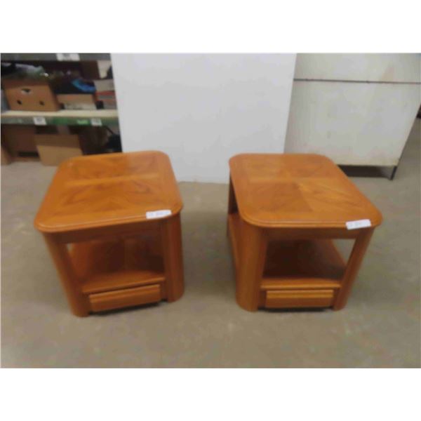 2 Oak End Tables 19'' x 27'' x 21'' Each 