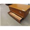 Image 5 : Oak Cedar Lined Chest with Bottom Drawer 22'' x 44''