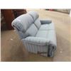 Image 2 : Lazyboy 62'' W Reclining Love Seat