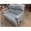 Image 6 : Lazyboy 62'' W Reclining Love Seat