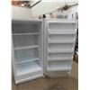 Image 5 : Frigidaire Upright Freezer 65'' x 32'' x 25 1/2'' 