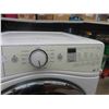 Image 12 : Whirlpool Duet Washer/Dryer Set Both with Bottom 