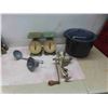 Image 1 : 2 Vintage Scales : Universal, Columbia Meat Grinder, 