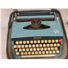 Image 2 : Manual Portable Typewriter , Renwick Briefcase 