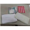Image 7 : Linens : Table Cloths, Scarfs, Napkins, Place Mats, Doilys, Tea