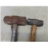 Image 6 : 2 Sledge Hammers 12 & 4 Pounds