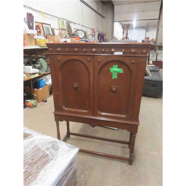 Oak Antique China Cabinet 61'' x 44'' x 16'' 